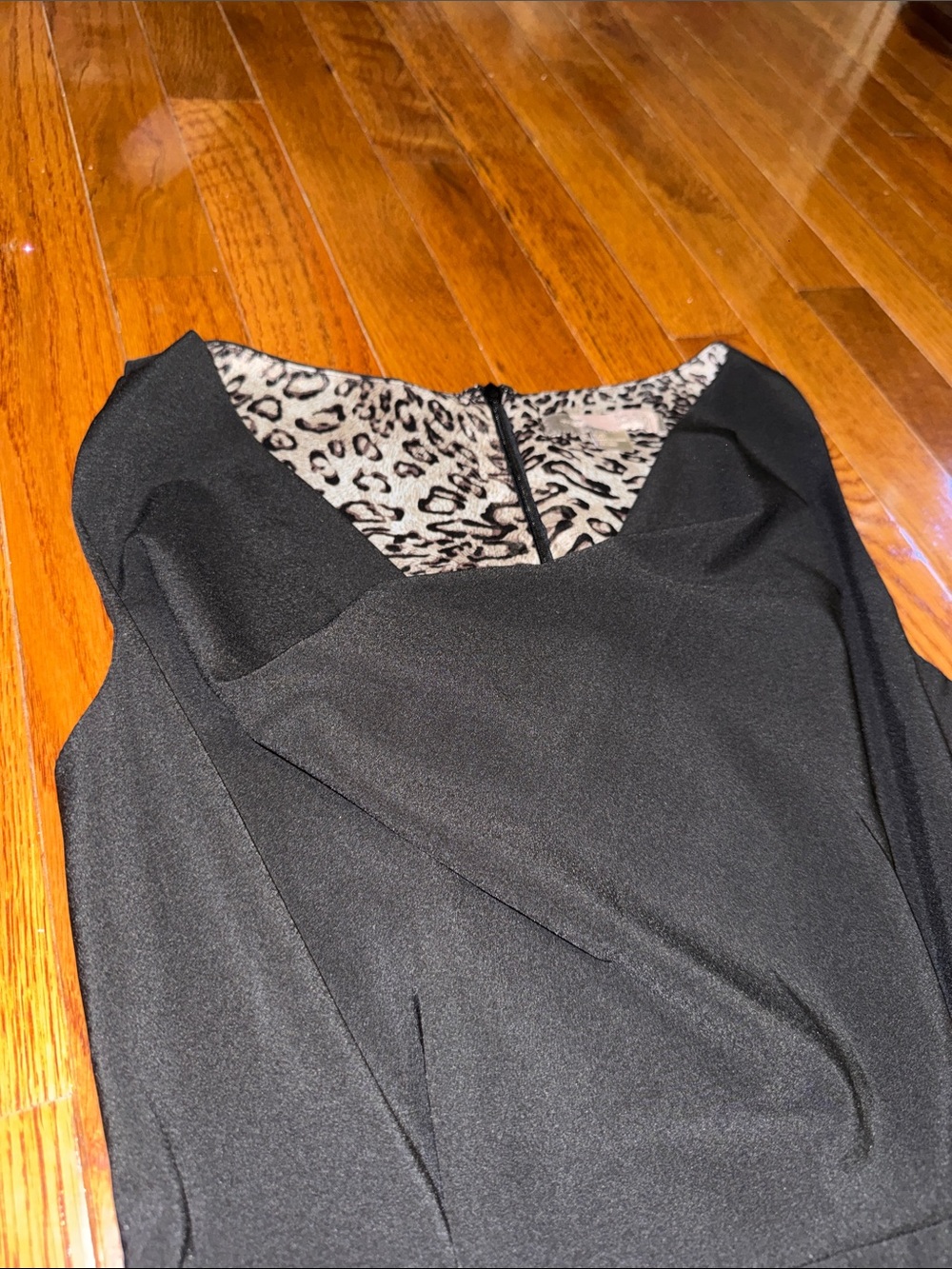 SHEIN Black Sleeveless Mini Dress with Leopard-Print Lining - Picture 3 of 4